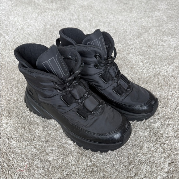 EUC - Women’s UGG Yose Puffer Lace Boot Waterproof - 7.5 - Picture 2 of 5